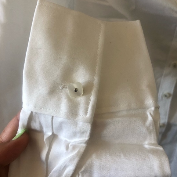 Banana Republic Essential White Button Down - Picture 4 of 10